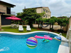 Apartamento con piscina, terraza y parking en las cercanías de Asunción